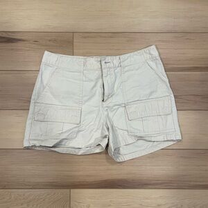 gap cream cargo shorts